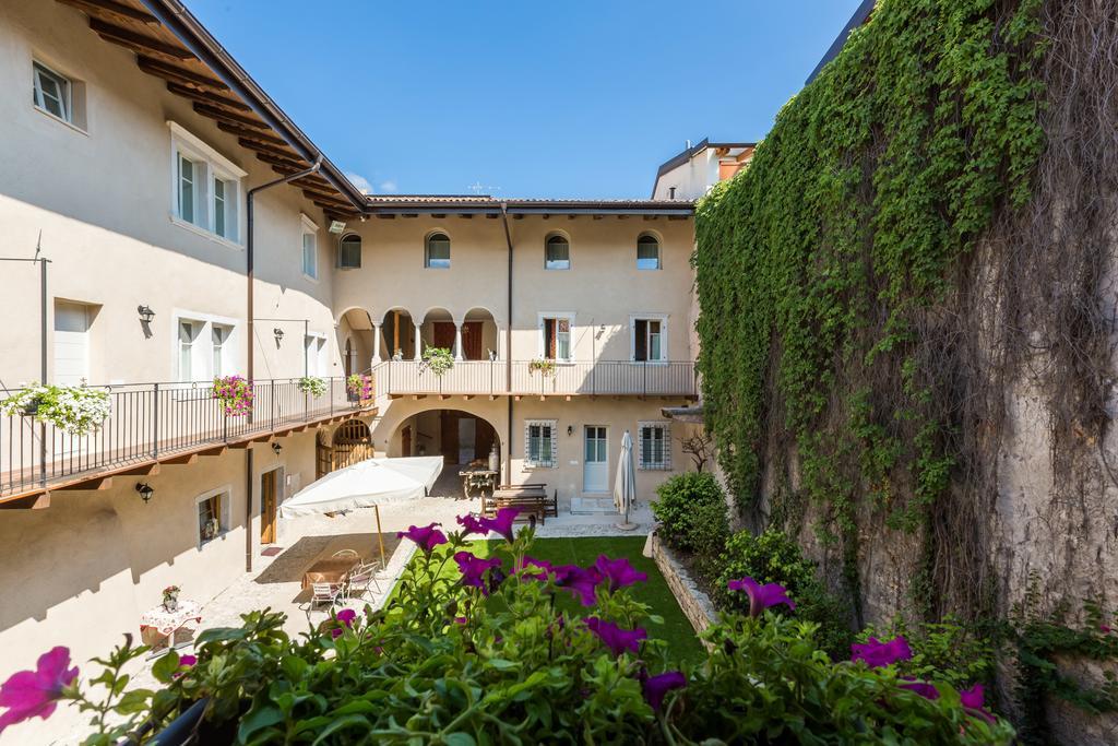 Colle Ameno Room And Breakfast Rovereto  Exterior photo