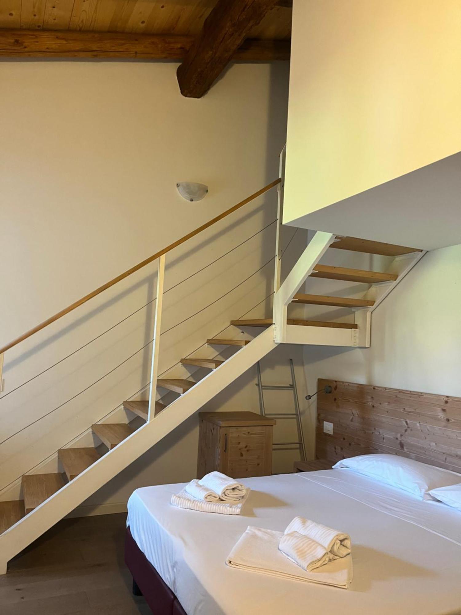 Colle Ameno Room And Breakfast Rovereto  Exterior photo
