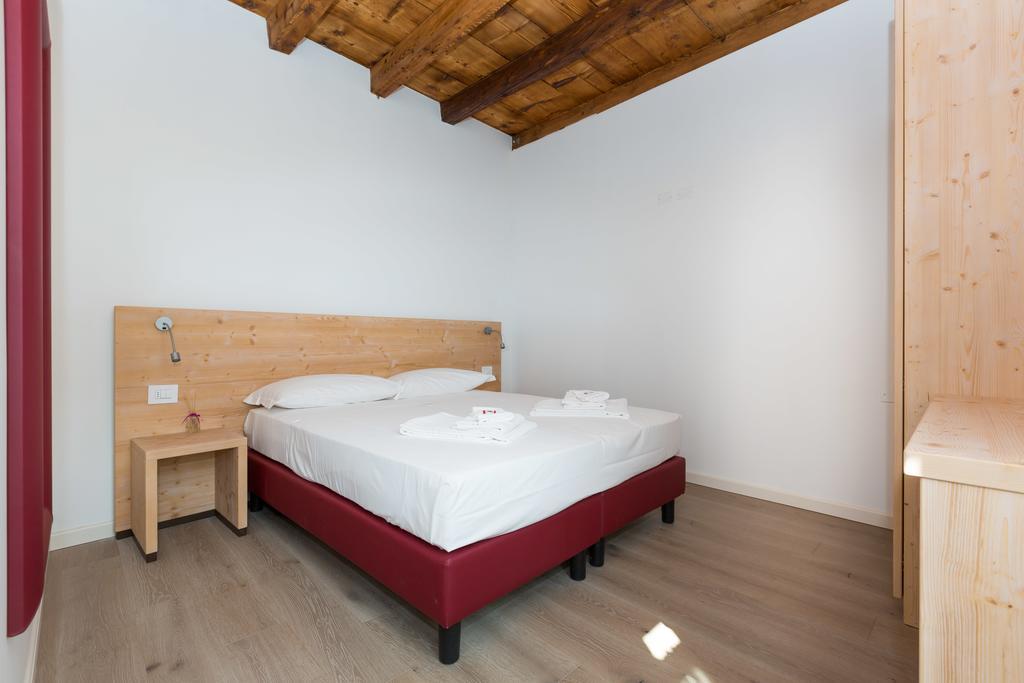 Colle Ameno Room And Breakfast Rovereto  Room photo
