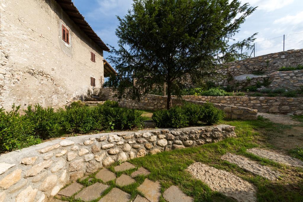 Colle Ameno Room And Breakfast Rovereto  Exterior photo