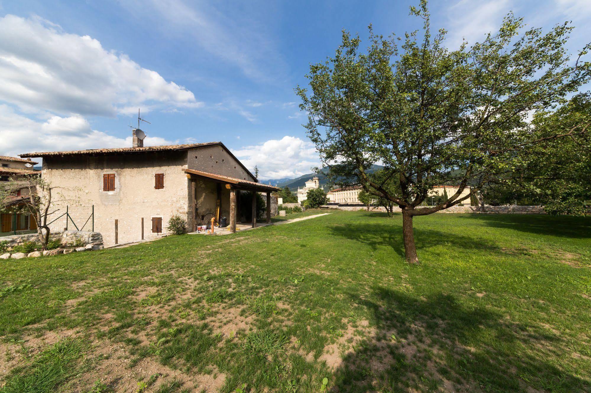 Colle Ameno Room And Breakfast Rovereto  Exterior photo